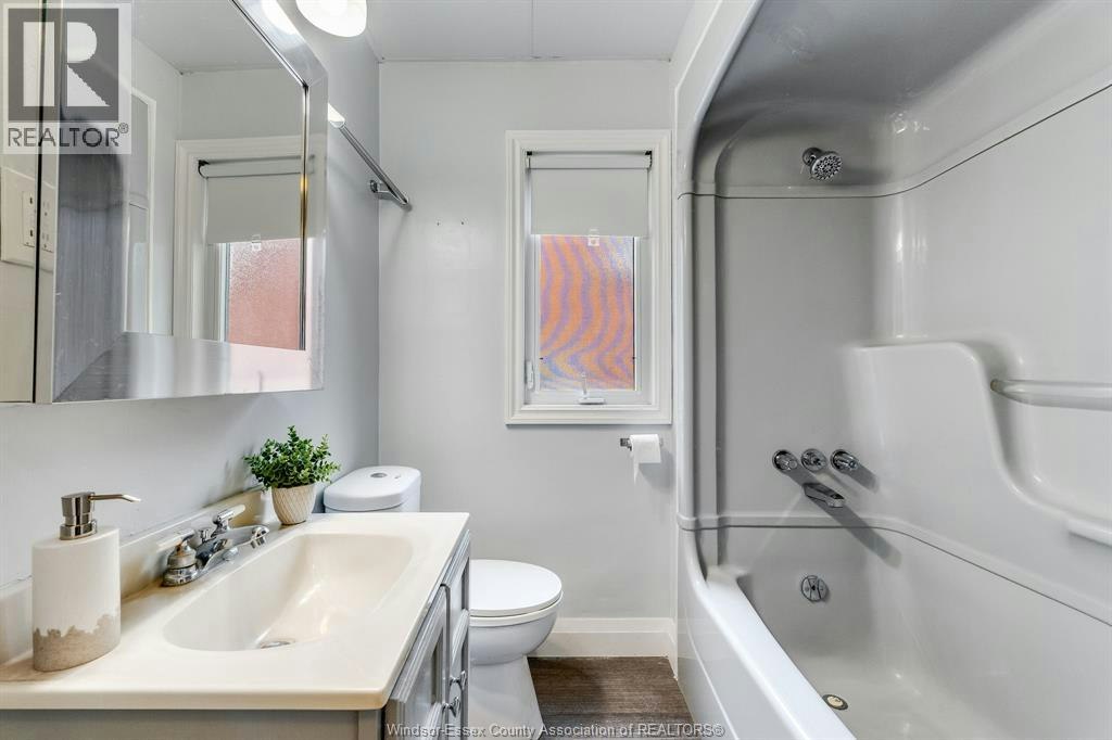 870 St. Louis, Windsor, ON, N8S 2K5 - 17