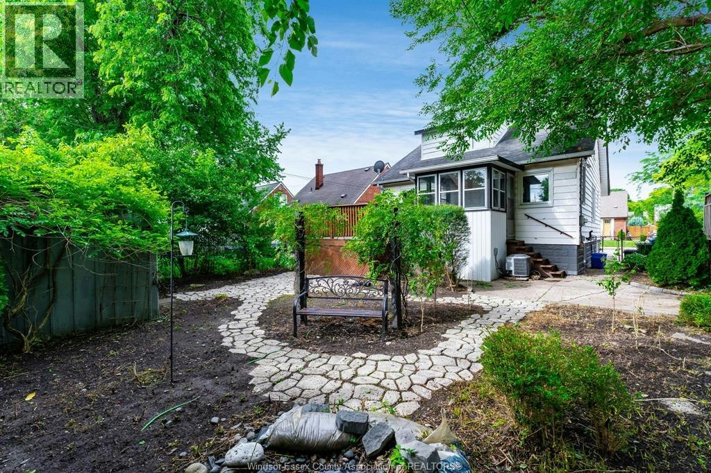 870 St. Louis, Windsor, ON, N8S 2K5 - 49