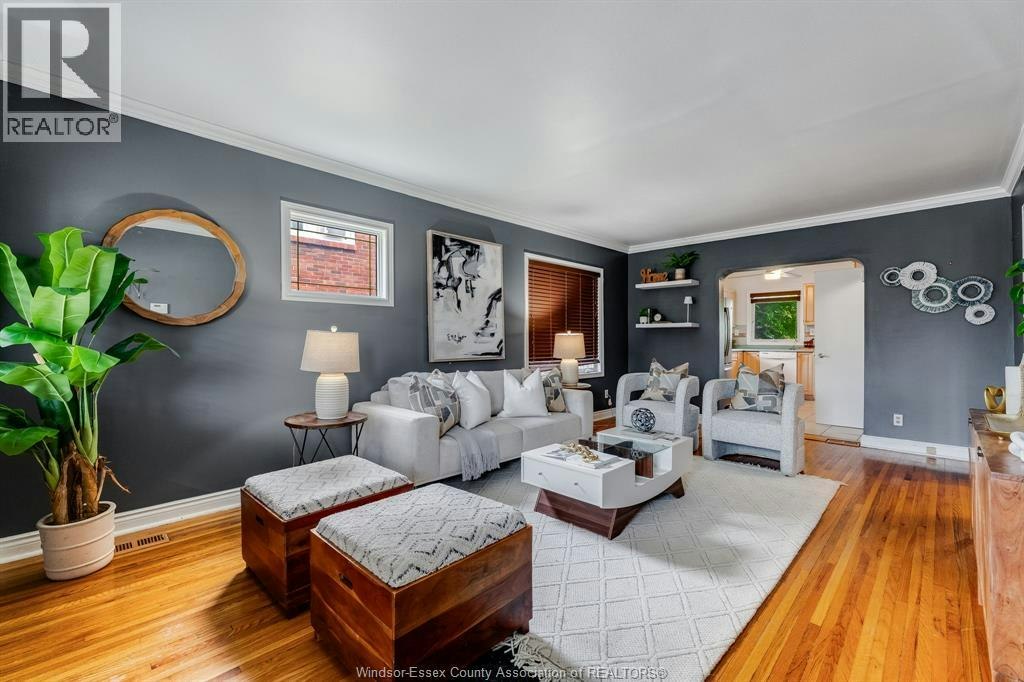870 St. Louis, Windsor, ON, N8S 2K5 - 2