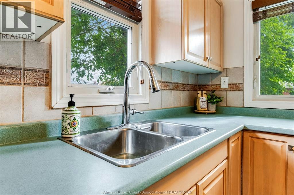 870 St. Louis, Windsor, ON, N8S 2K5 - 5