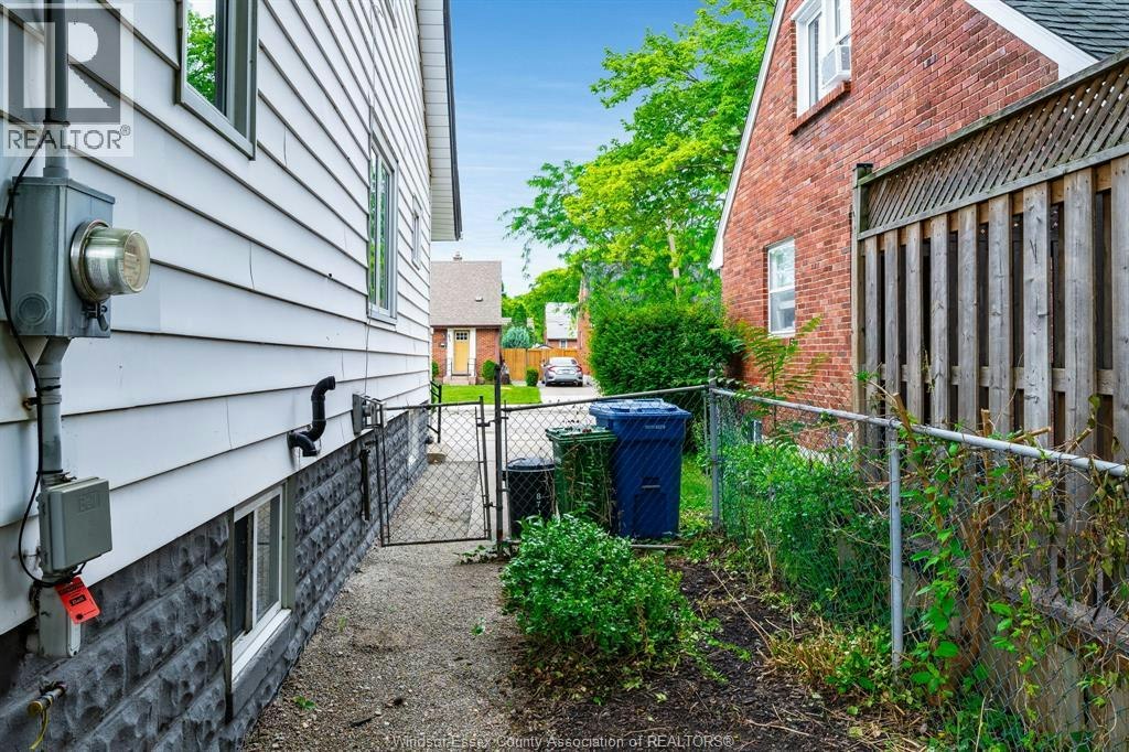 870 St. Louis, Windsor, ON, N8S 2K5 - 37