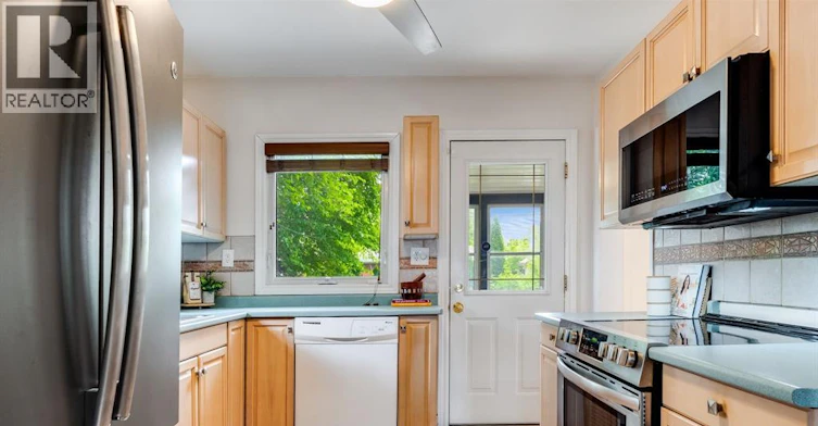 870 St. Louis, Windsor, ON, N8S 2K5 - 4