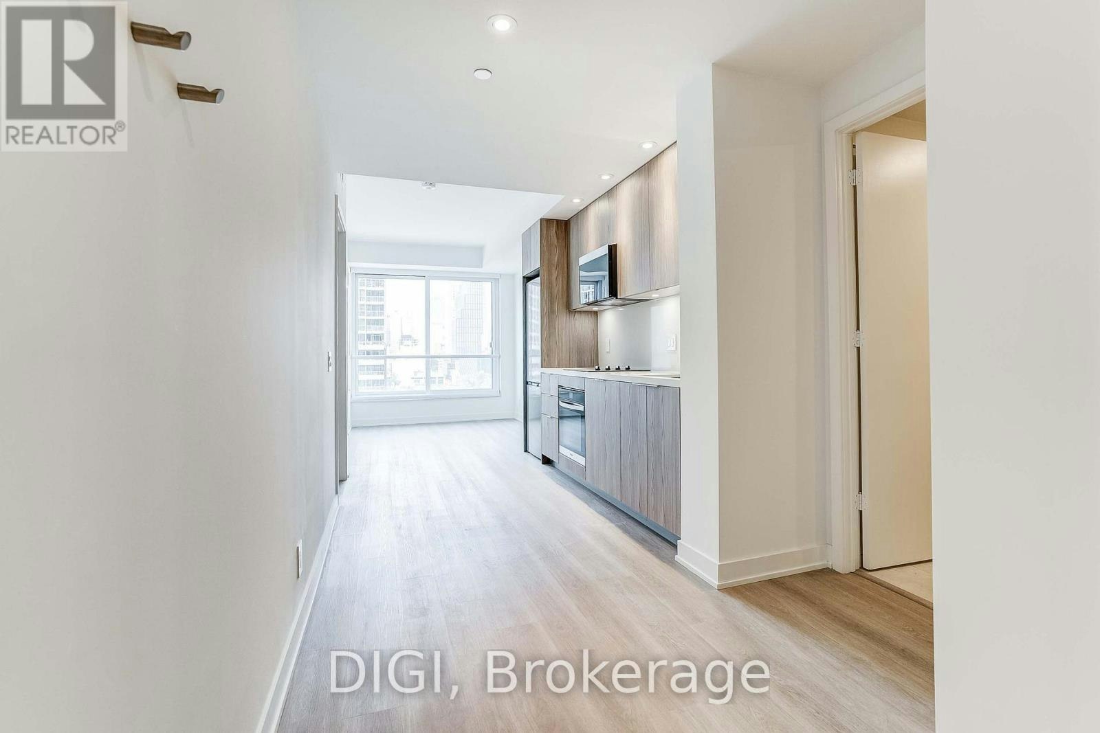 Q1215-120 Ontario Street, Toronto, ON, M5A 1C4