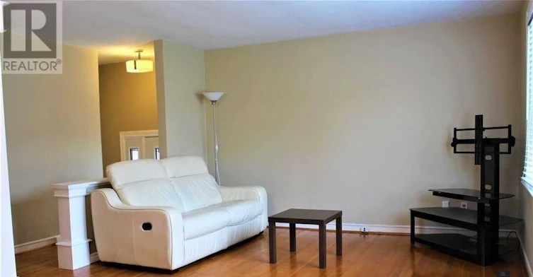 77 Vauxhall Drive, Toronto, ON, M1P 1R1 - 2