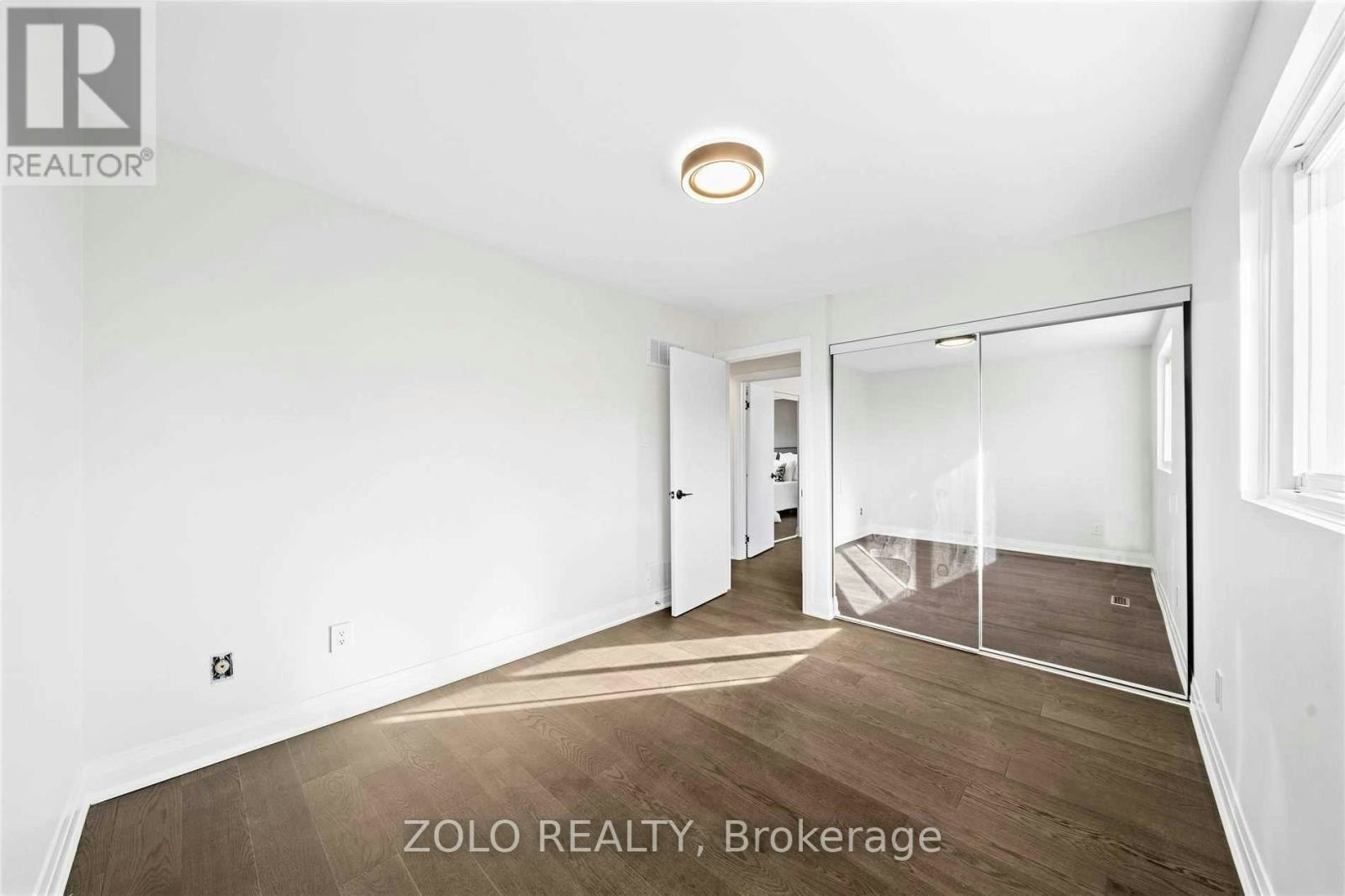 20 Eastman Crescent, Newmarket, ON, L3Y 5R9 - 20