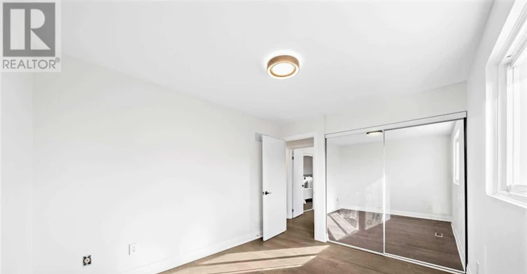 20 Eastman Crescent, Newmarket, ON, L3Y 5R9 - 20