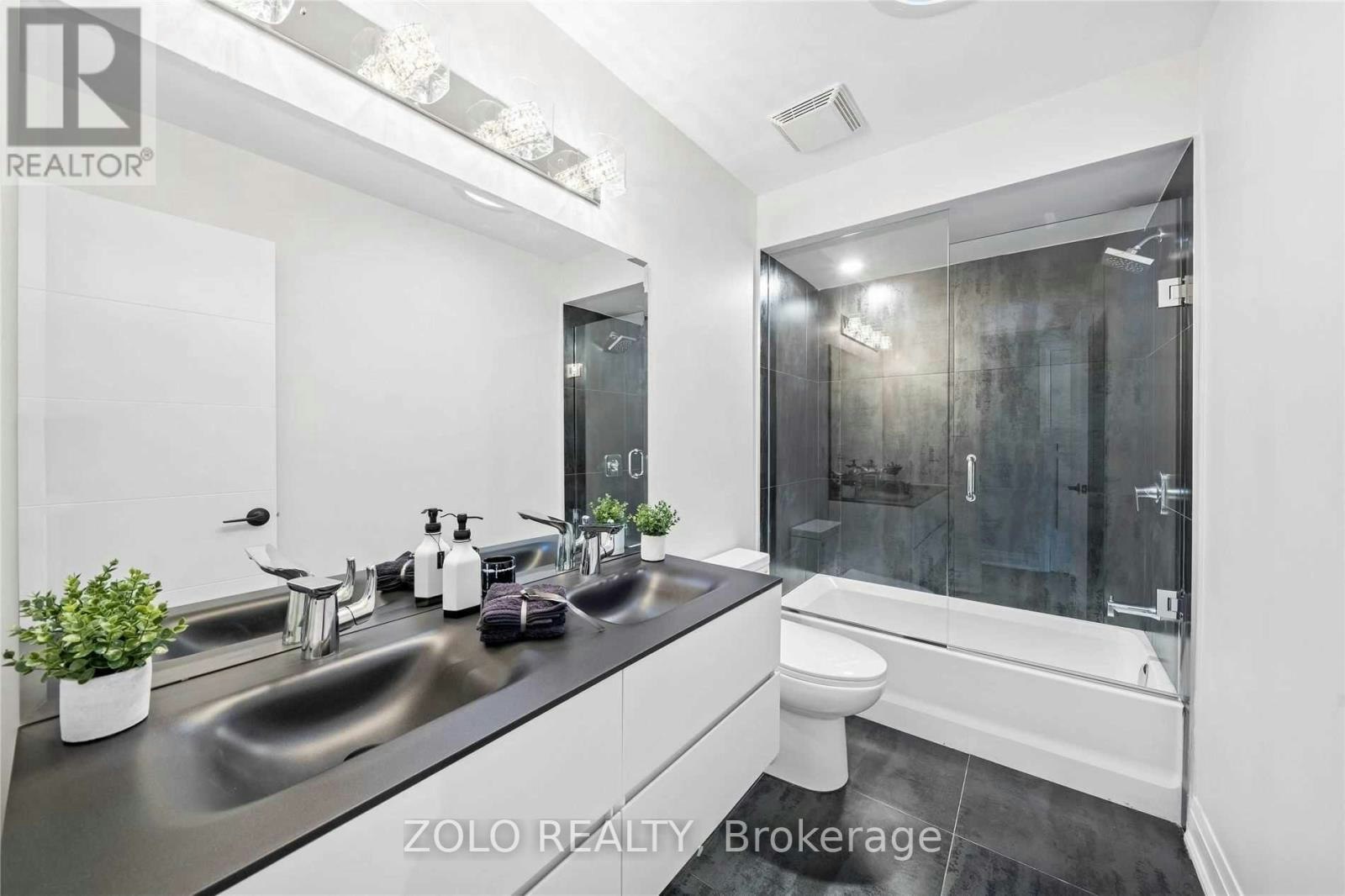 20 Eastman Crescent, Newmarket, ON, L3Y 5R9 - 14