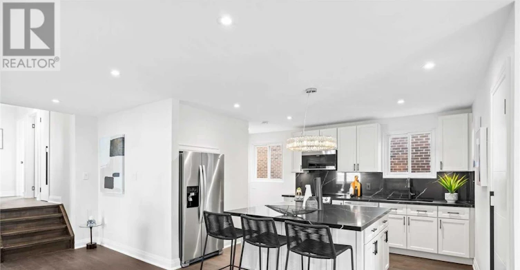 20 Eastman Crescent, Newmarket, ON, L3Y 5R9 - 11