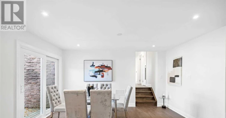 20 Eastman Crescent, Newmarket, ON, L3Y 5R9 - 3