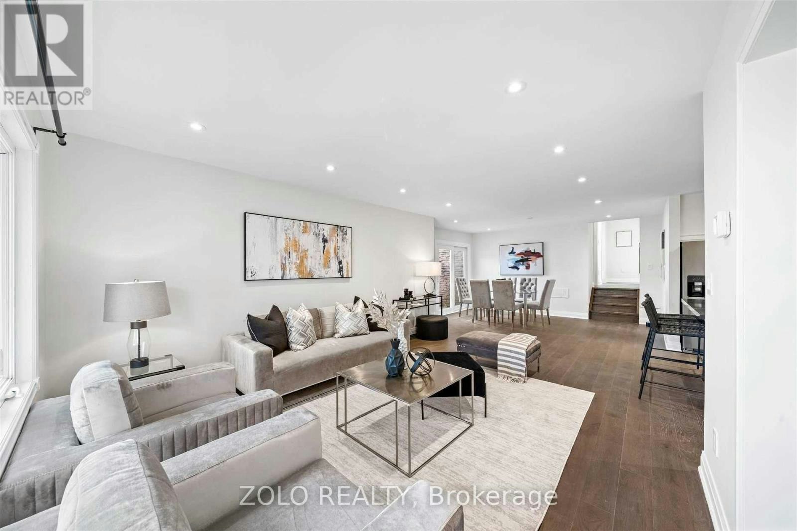 20 Eastman Crescent, Newmarket, ON, L3Y 5R9 - 2