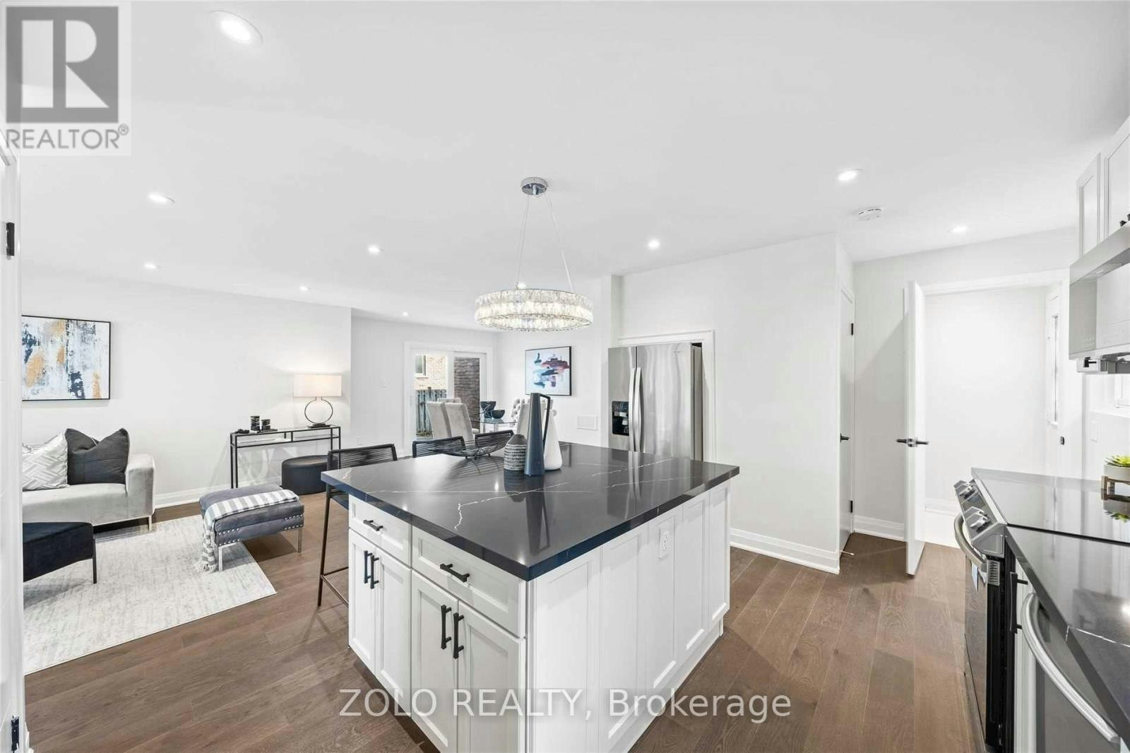 20 Eastman Crescent, Newmarket, ON, L3Y 5R9 - 4