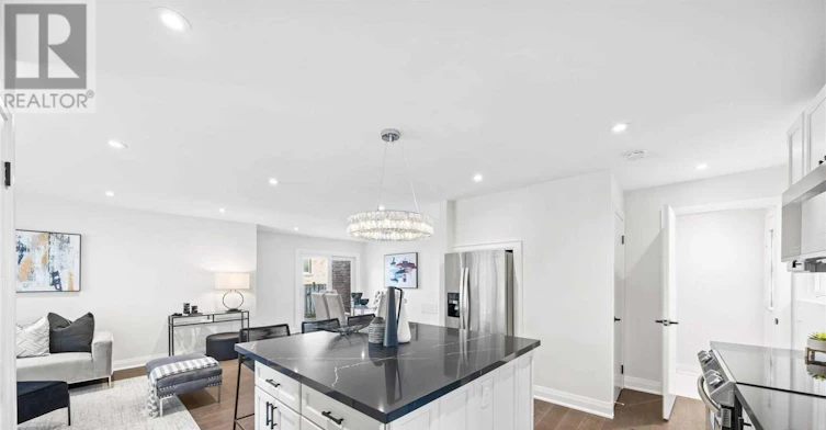 20 Eastman Crescent, Newmarket, ON, L3Y 5R9 - 4