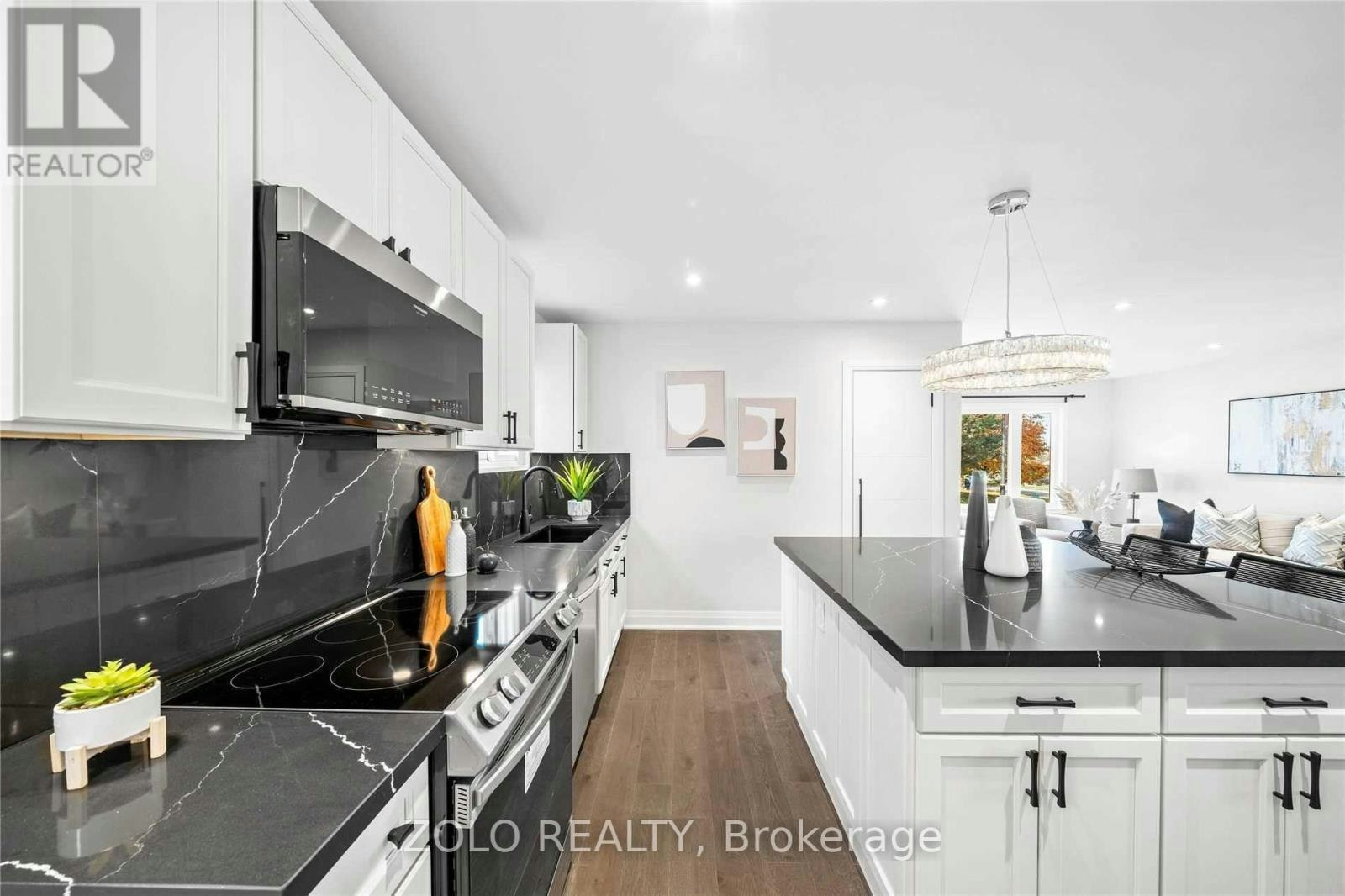 20 Eastman Crescent, Newmarket, ON, L3Y 5R9 - 5