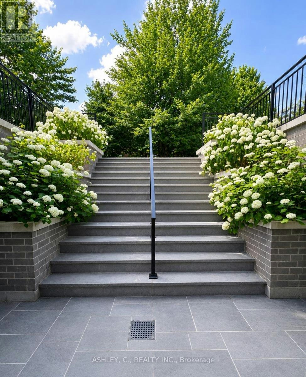 2588 Sharon Crescent, Mississauga, ON, L5C 1Y8 - 23