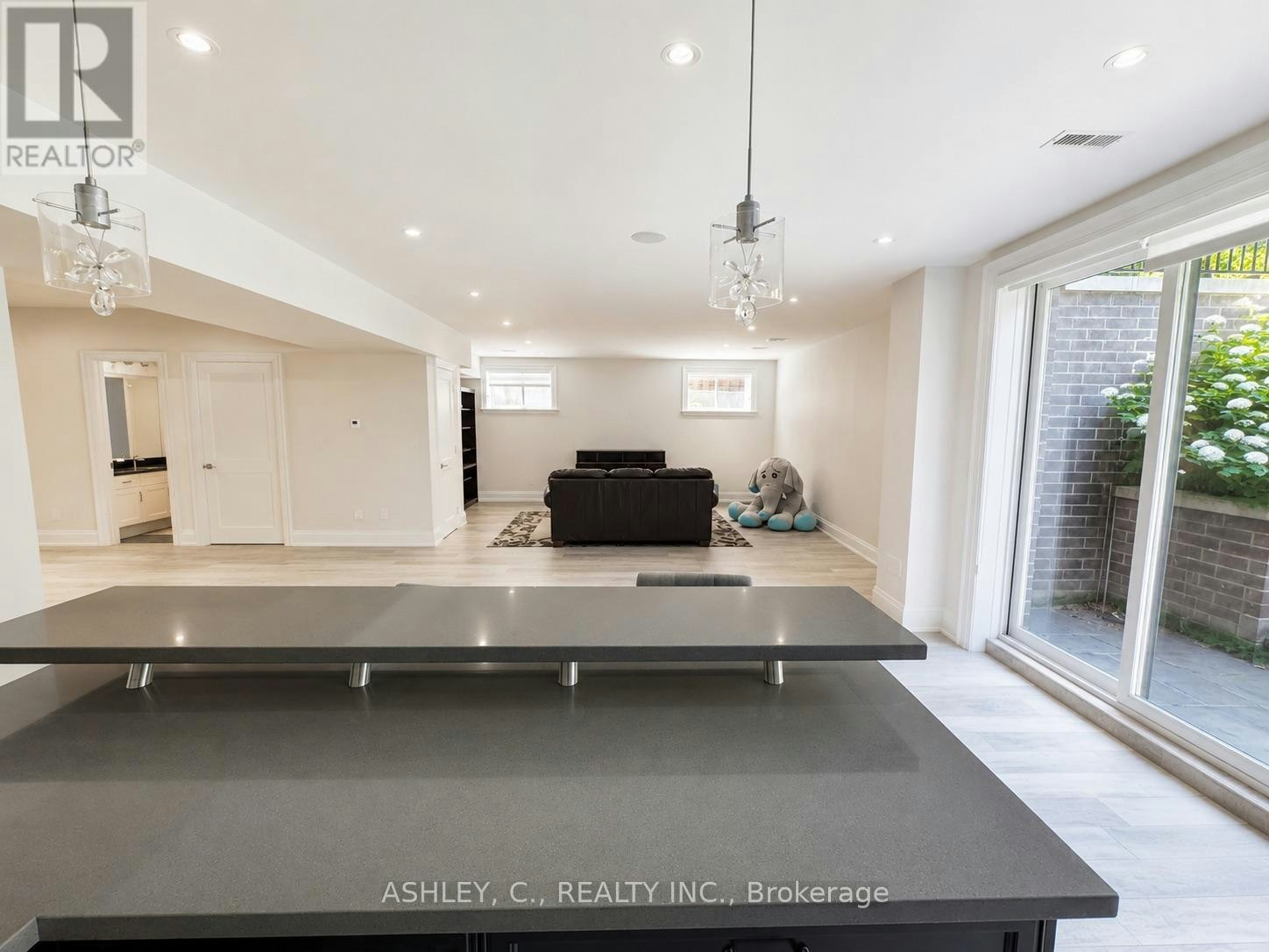 2588 Sharon Crescent, Mississauga, ON, L5C 1Y8 - 22