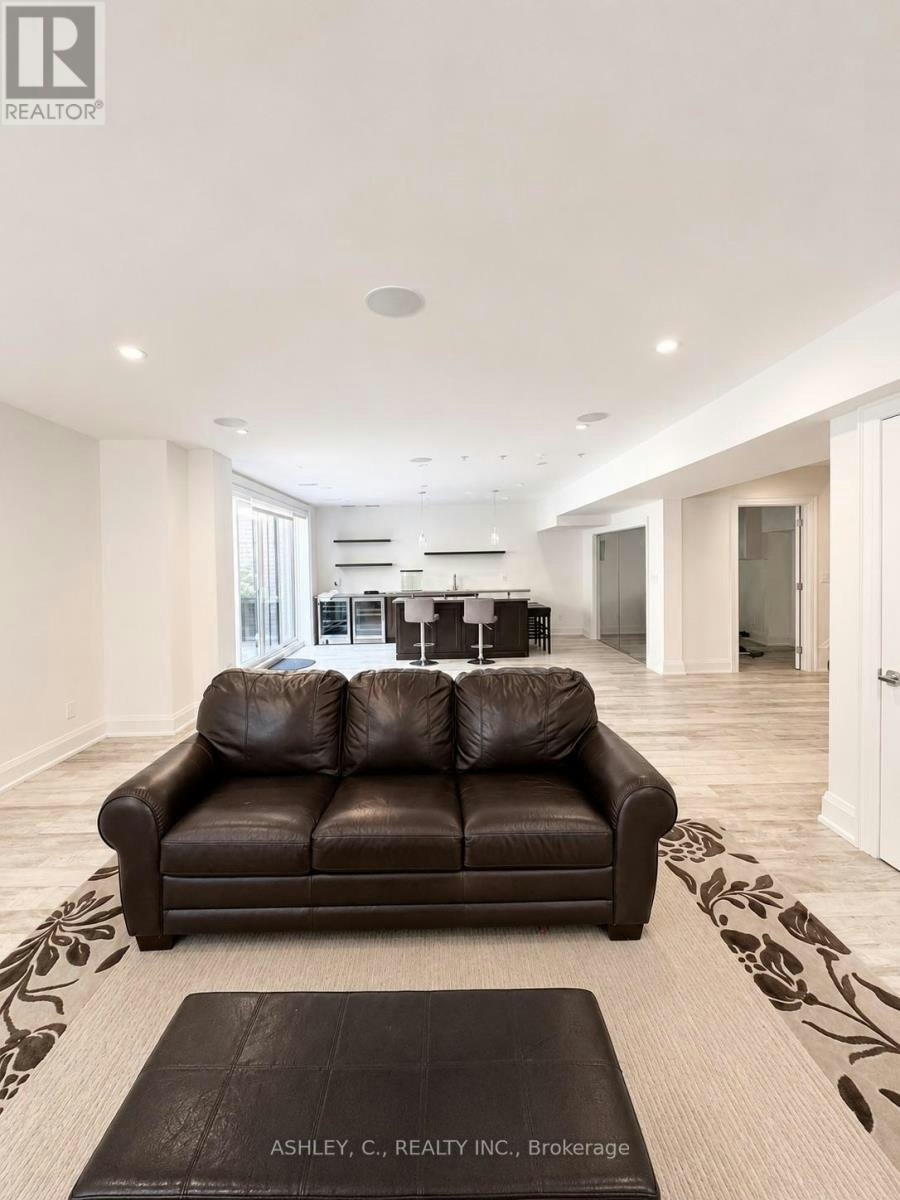 2588 Sharon Crescent, Mississauga, ON, L5C 1Y8 - 21