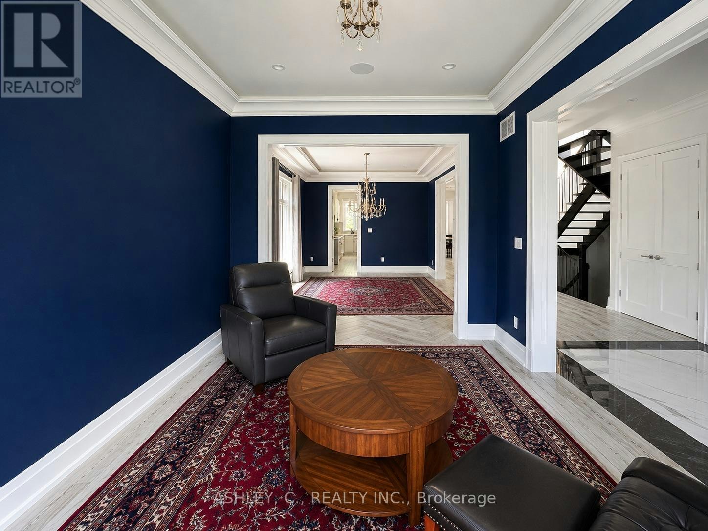 2588 Sharon Crescent, Mississauga, ON, L5C 1Y8 - 3