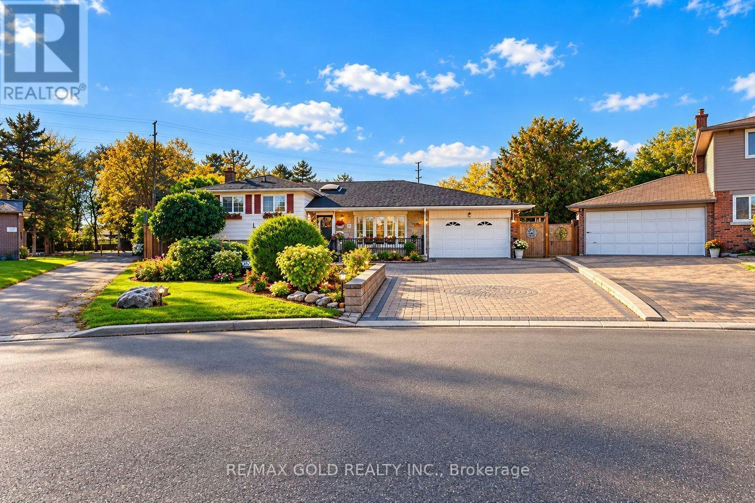 8 Easton Place, Brampton, ON, L6T 2A7