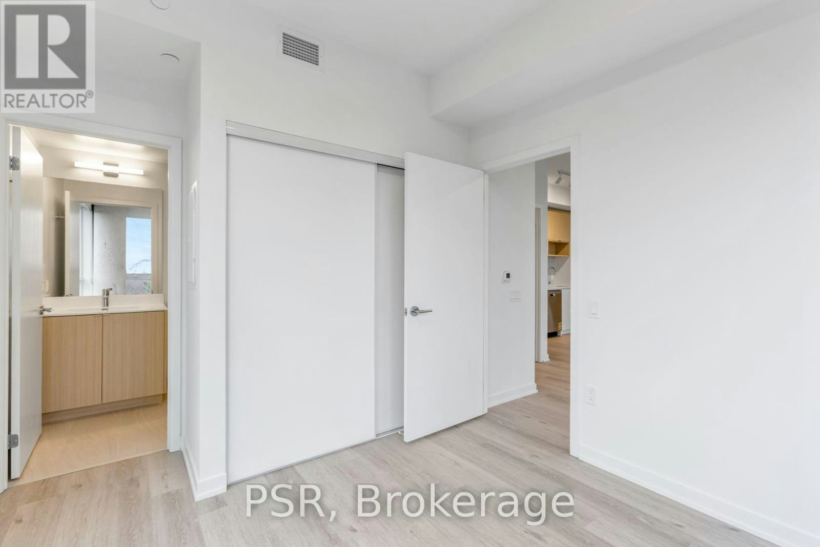 304-4365 Bloor Street W, Toronto, ON, M9C 1R3 - 8