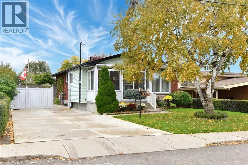 137 Fielding Crescent, Hamilton, ON, L8V 2P7