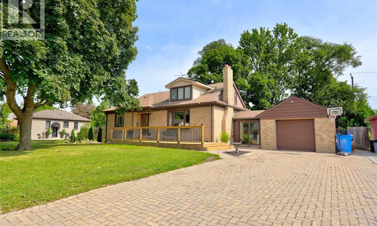 2574 Buckingham