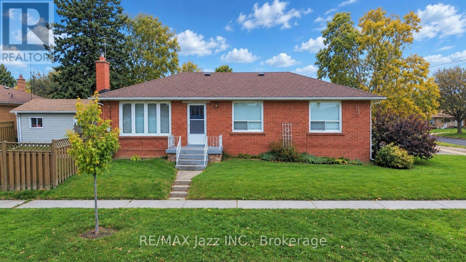 729 Lakeview Avenue, Oshawa, ON, L1J 1B7
