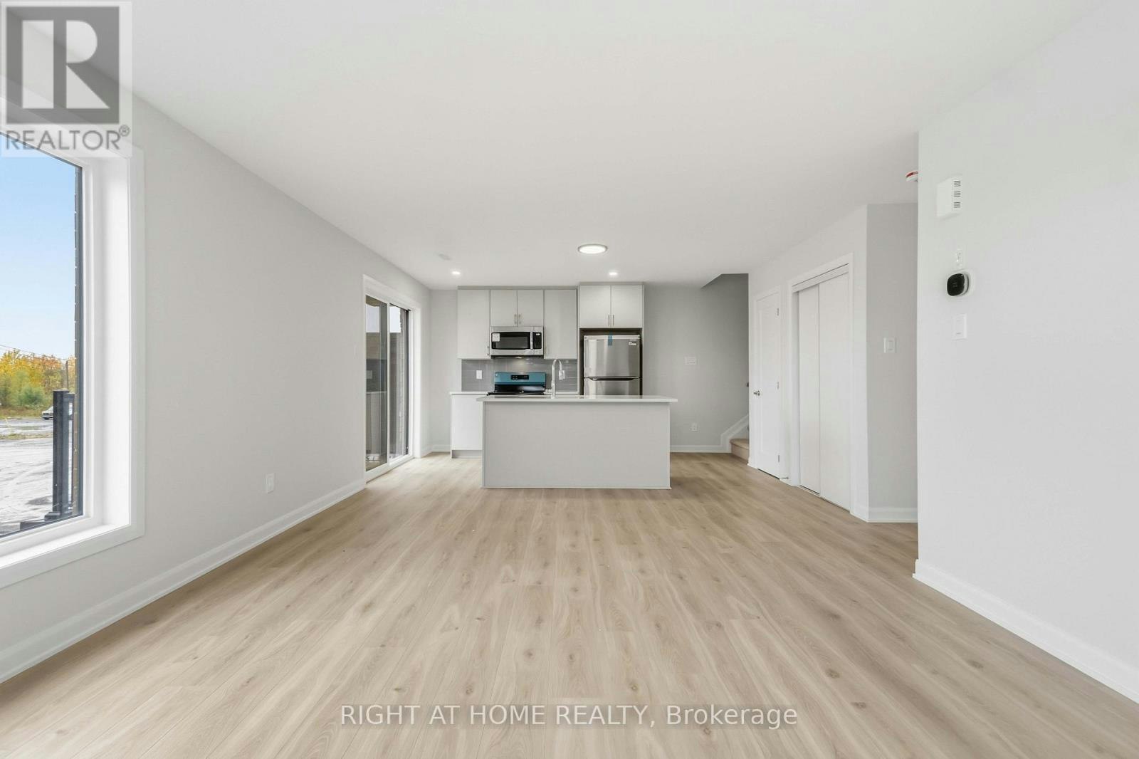 201 Glenroy Gilbert Drive, Ottawa, ON, K2J 5G3 - 11