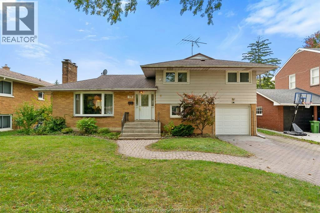 2759 Rockwell Boulevard, Windsor, ON, N9E 2A2