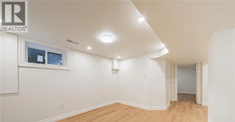 Lower-113 Erin Avenue, Hamilton, ON, L8K 4W1 - 9