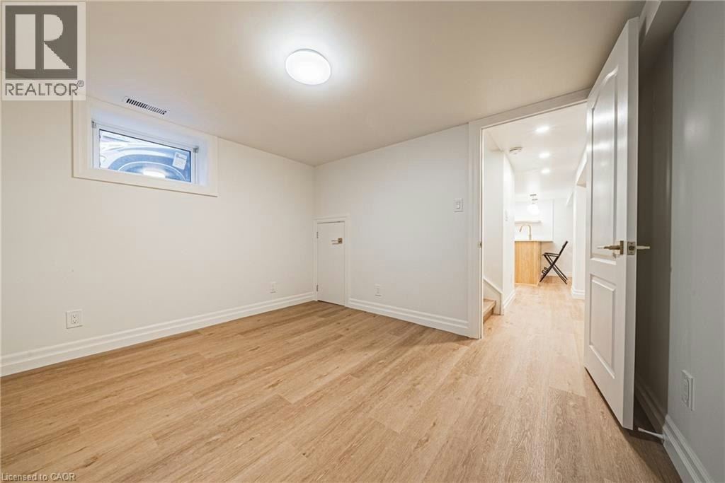 Lower-113 Erin Avenue, Hamilton, ON, L8K 4W1 - 10
