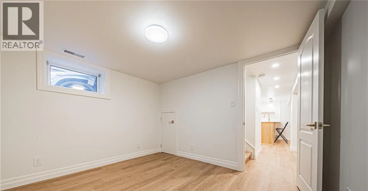 Lower-113 Erin Avenue, Hamilton, ON, L8K 4W1 - 10