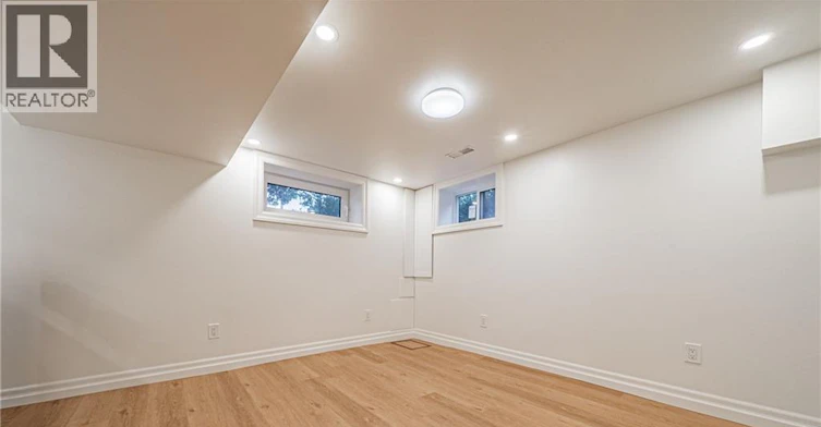 Lower-113 Erin Avenue, Hamilton, ON, L8K 4W1 - 15