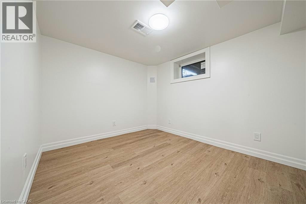 Lower-113 Erin Avenue, Hamilton, ON, L8K 4W1 - 12