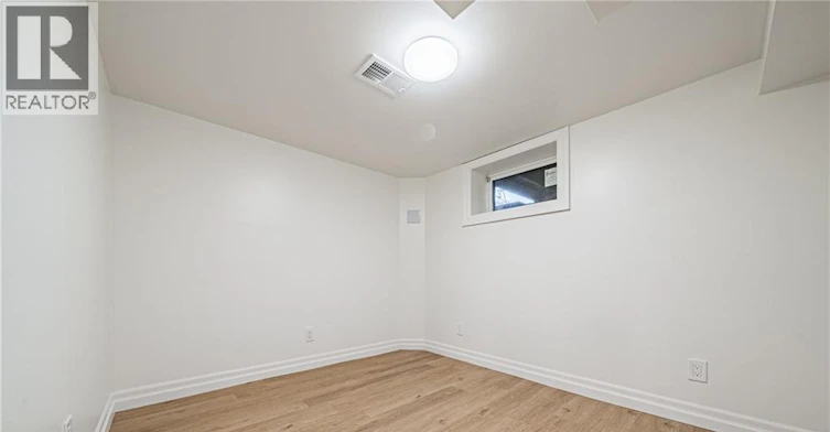 Lower-113 Erin Avenue, Hamilton, ON, L8K 4W1 - 12