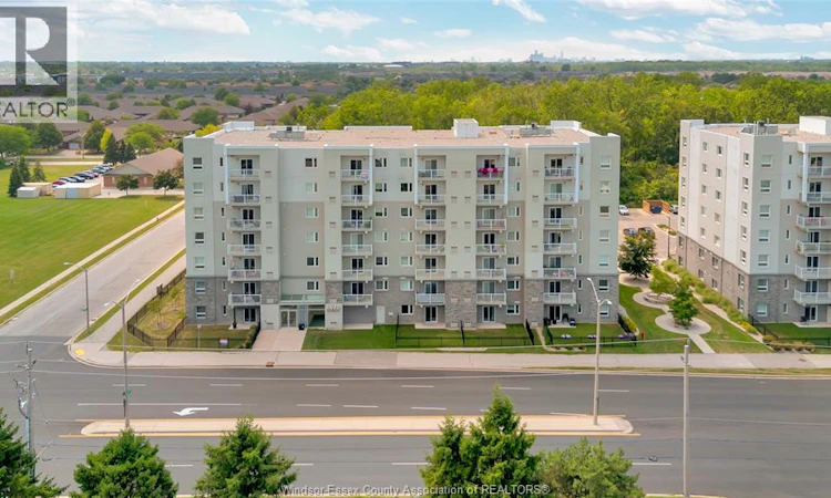 705-1675 Banwell Road