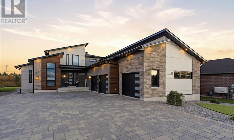 41 Greenway Drive