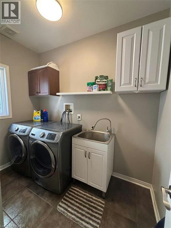 386 Pine Valley Drive, Kitchener, ON, N2P 2V4 - 9