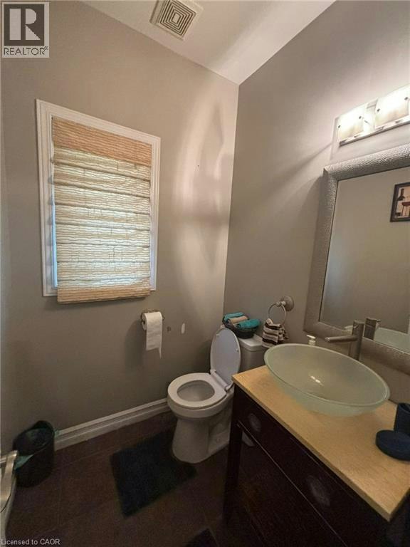386 Pine Valley Drive, Kitchener, ON, N2P 2V4 - 8