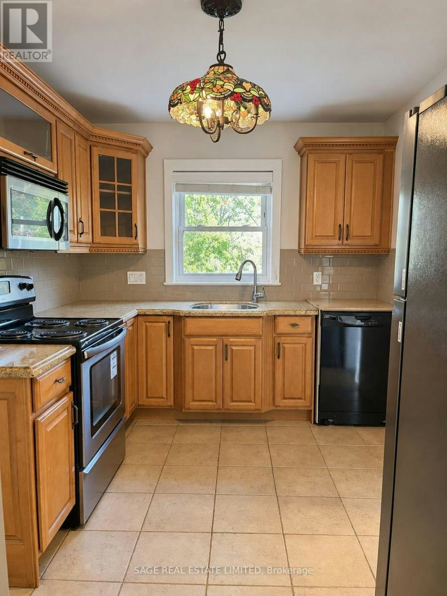 UPPER/MAIN 309 Blantyre Avenue, Toronto, ON, M1N 2S6 - 10