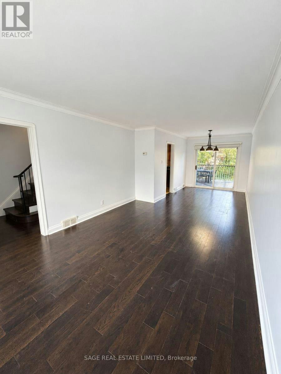 UPPER/MAIN 309 Blantyre Avenue, Toronto, ON, M1N 2S6 - 4