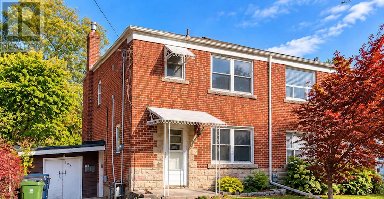 UPPER/MAIN 309 Blantyre Avenue, Toronto, ON, M1N 2S6