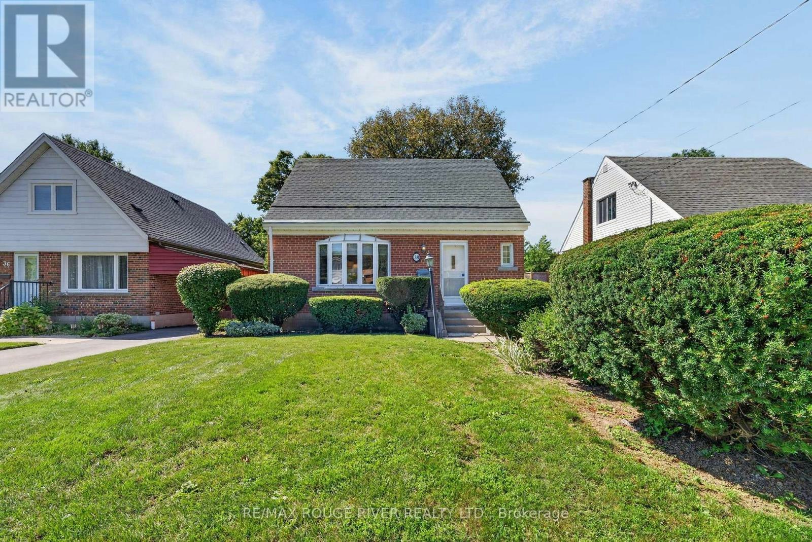 38 Singleton Rd Road, Toronto, ON, M1R 1H9