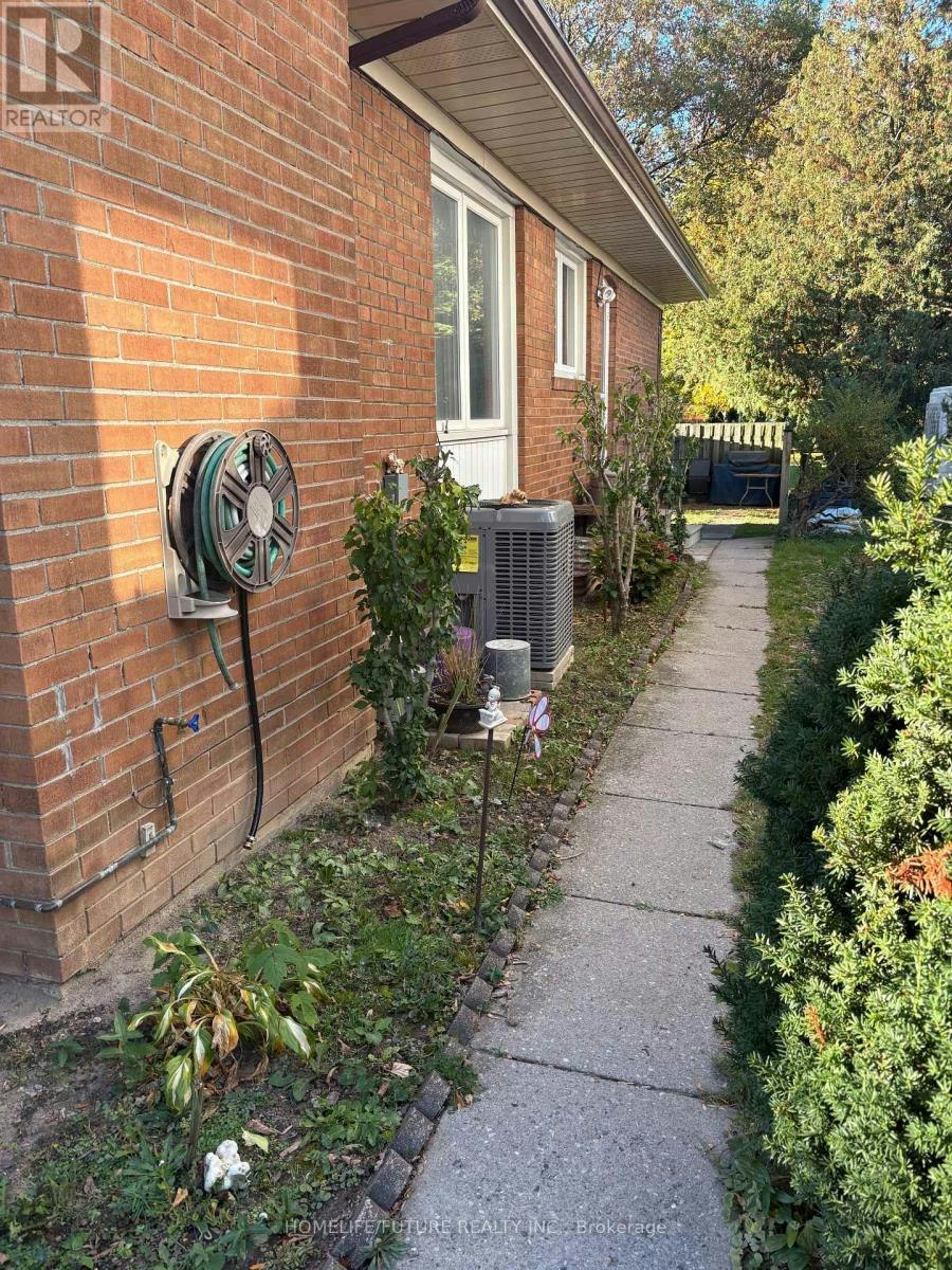 BSMT-14 Shenley Road, Toronto, ON, M1K 3V6 - 8