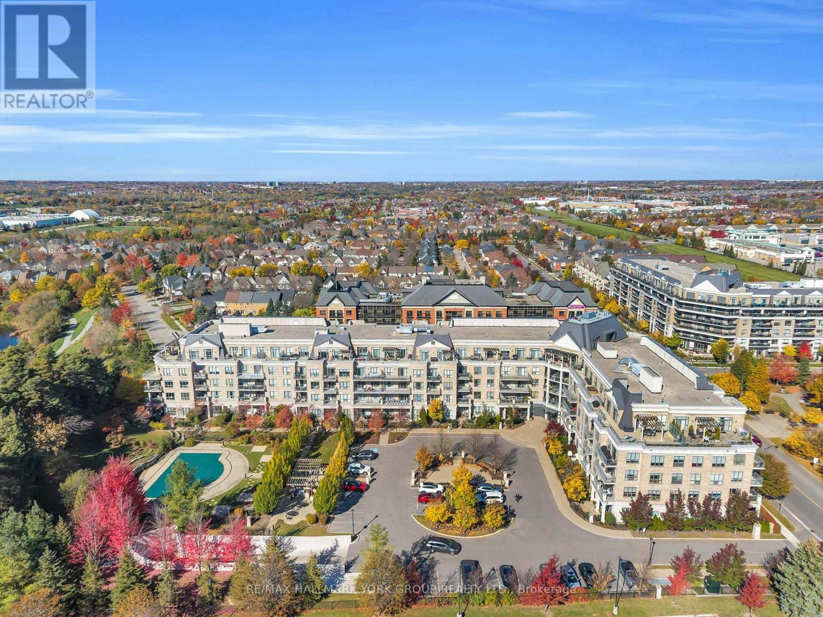 212-180 John Way W, Aurora, ON, L4G 0R3