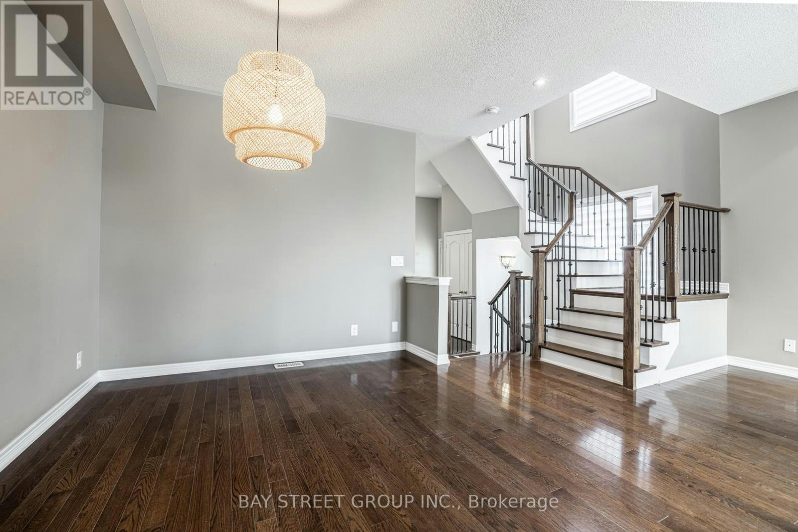 4 Courtland Crescent, East Gwillimbury, ON, L9N 0B2 - 5