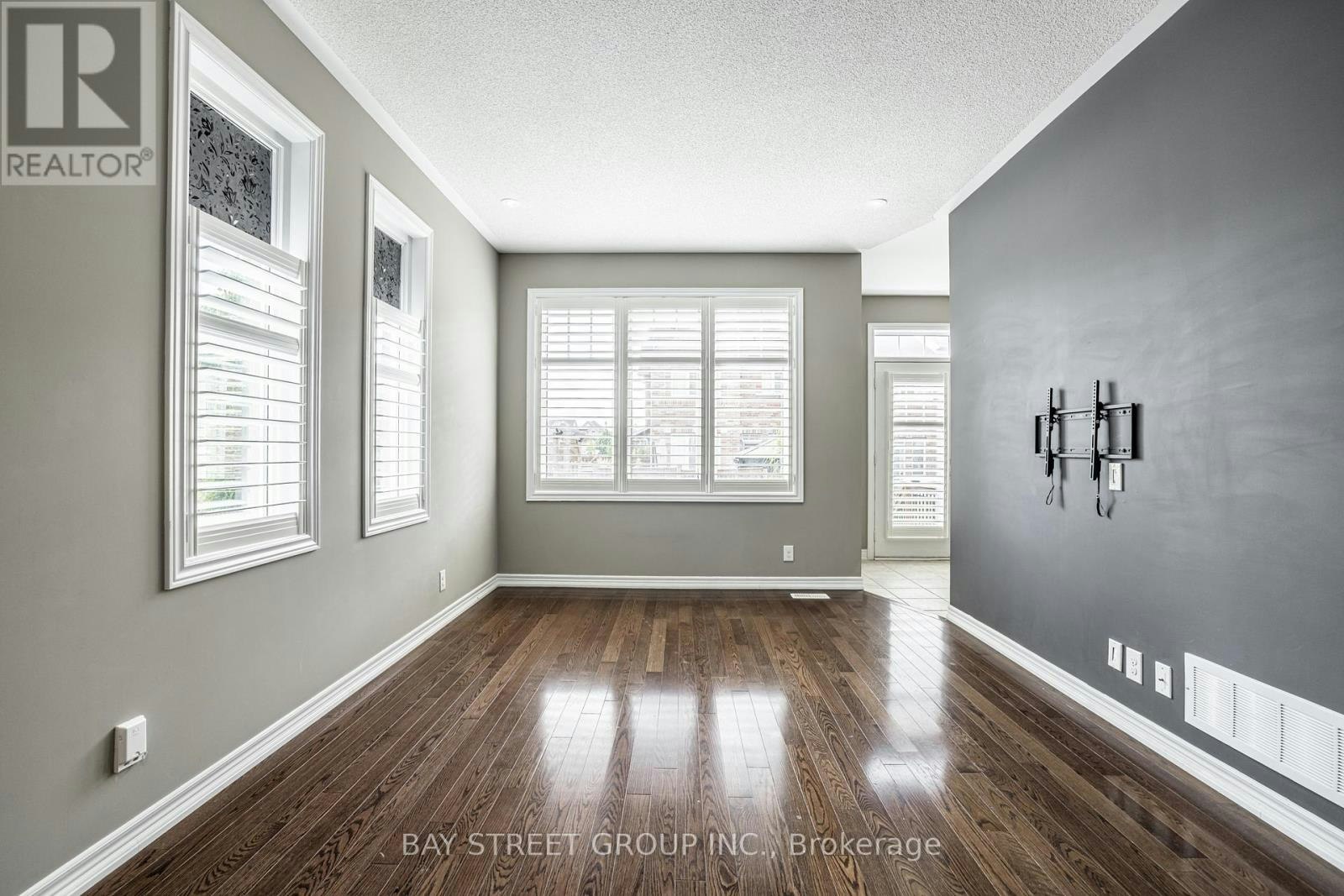4 Courtland Crescent, East Gwillimbury, ON, L9N 0B2 - 15