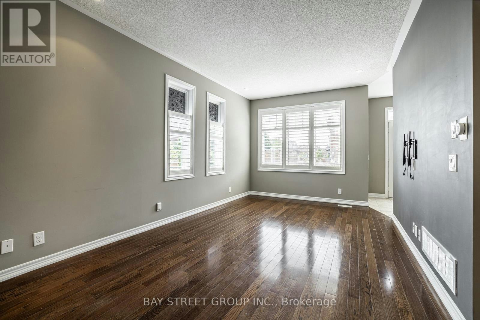 4 Courtland Crescent, East Gwillimbury, ON, L9N 0B2 - 13