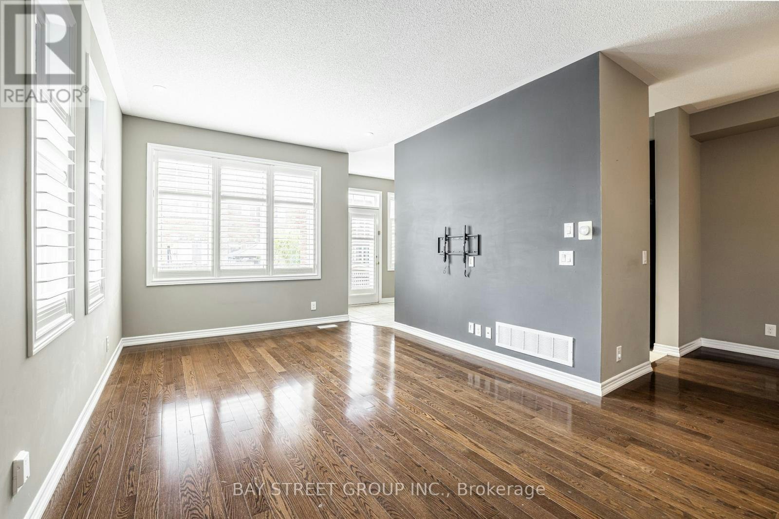 4 Courtland Crescent, East Gwillimbury, ON, L9N 0B2 - 14