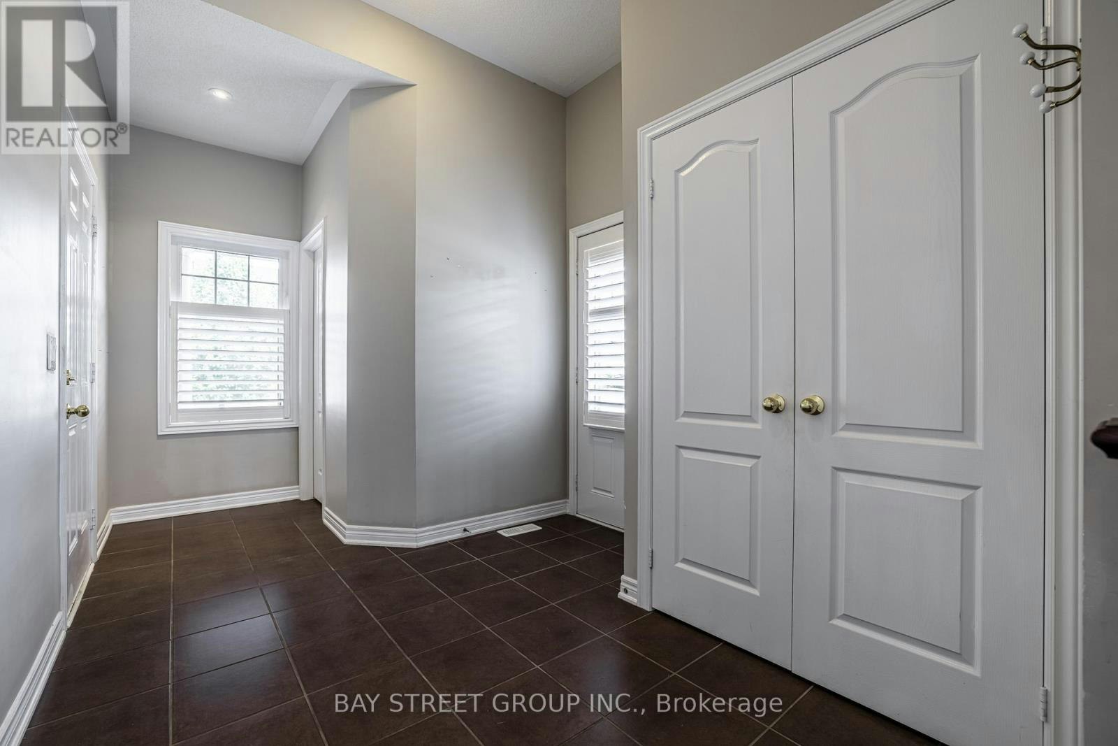 4 Courtland Crescent, East Gwillimbury, ON, L9N 0B2 - 6