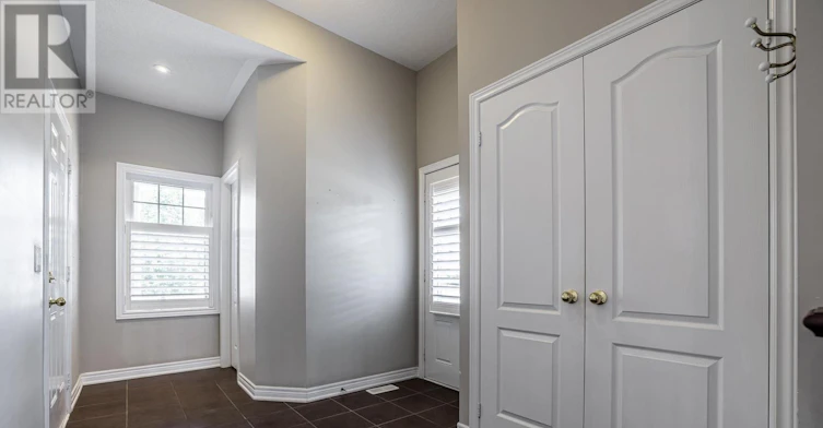 4 Courtland Crescent, East Gwillimbury, ON, L9N 0B2 - 6